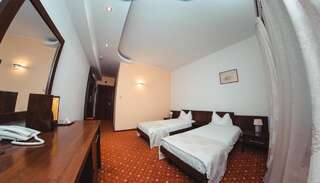 Отель Celly Hotel Питешти Двухместный номер с 2 отдельными кроватями-2