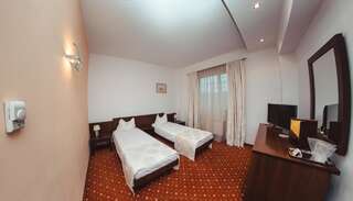 Отель Celly Hotel Питешти Двухместный номер с 2 отдельными кроватями-3